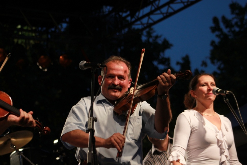 http://kulturszalon.hu/sites/default/files/field/image/IMG_8077.jpg
