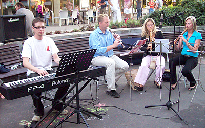 http://www.kulturszalon.hu/sites/default/files/field/image/regizene_egyuttes.jpg