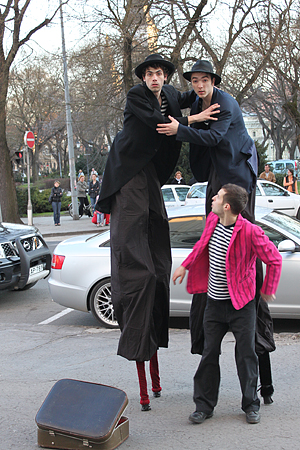 http://www.kulturszalon.hu/sites/default/files/field/image/szarnyassarkany4.jpg
