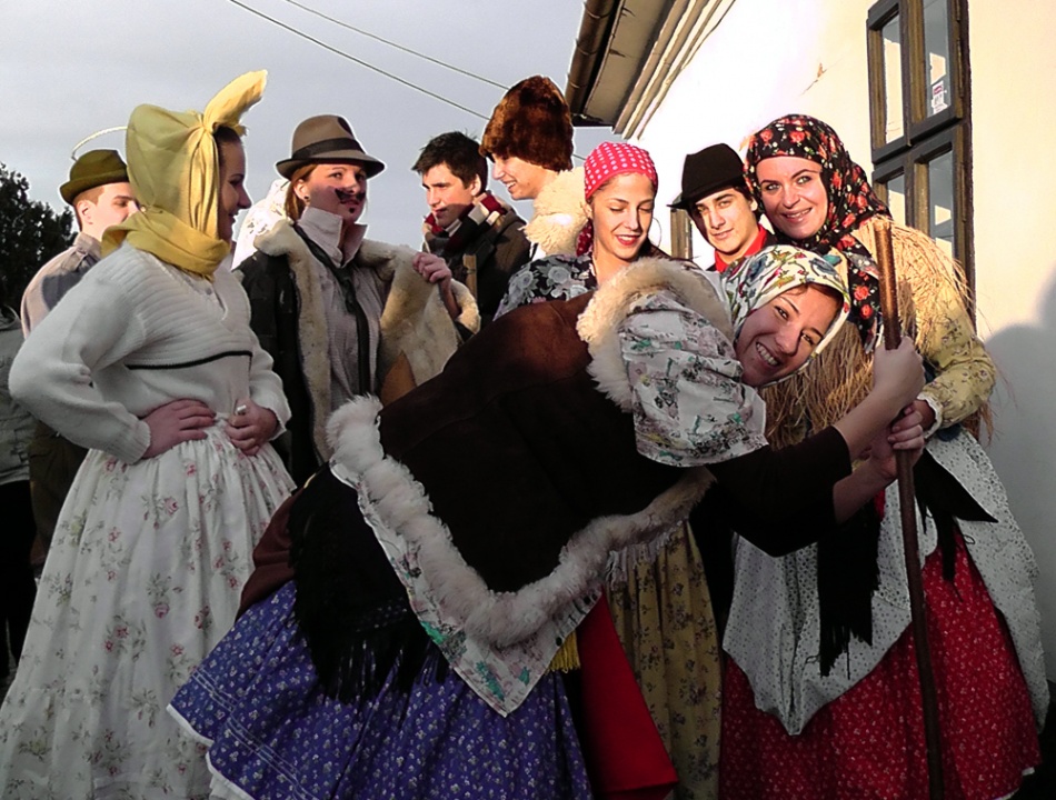 http://kulturszalon.hu/sites/default/files/pic/hist/129%20%281%29.JPG